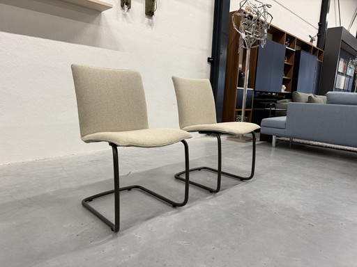 2 Leolux Freyr Dining Chairs Alto fabric