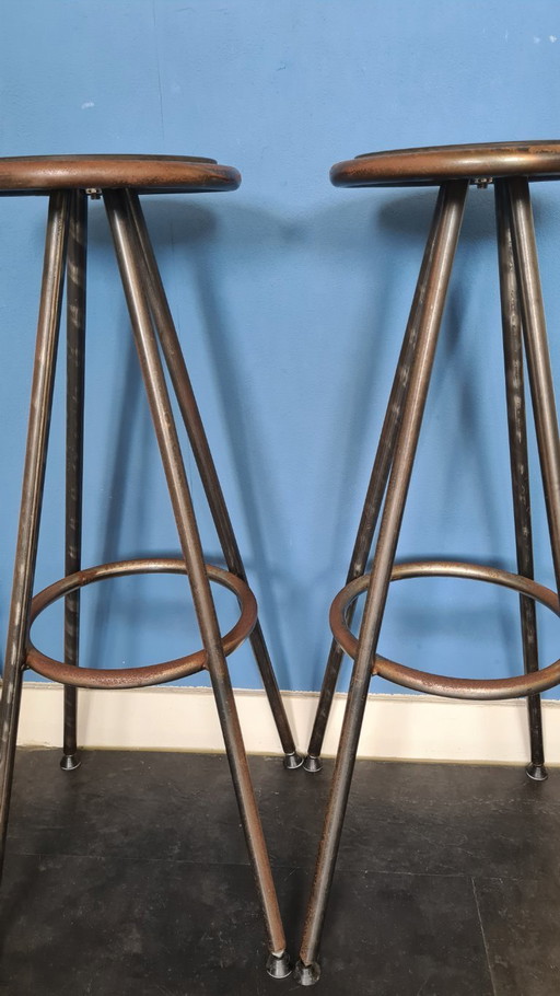 Set (2x) industrial vintage metal bar stools metal & wood