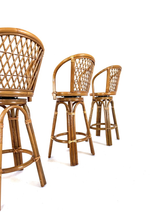 Image 1 of Lot de 3 tabourets de bar vintage en rotin et sangle, années 70