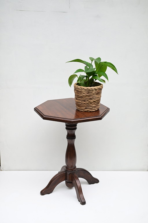 Vintage eiken bijzettafel, donker eiken achthoekige tafel, klassiek accent of plantenstandaard.