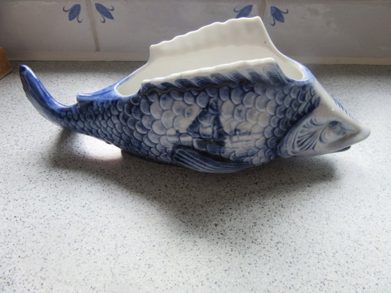 Image 1 of Oud Delfts keramisch beeldje van een blauw-witte vis, decoratief object, vintage