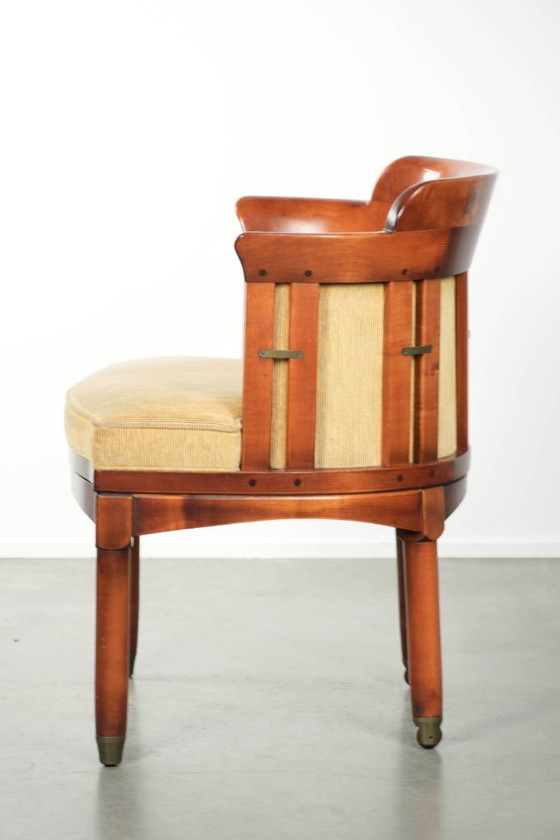 Image 1 of Silla auxiliar/de comedor Schuitema Design de la serie Shaker, con tapicería de lujo en tela amarilla.