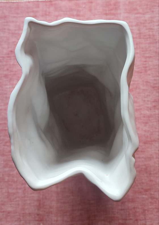 Image 1 of Grand vase style "Kami" blanc mât effet papier froissé 
