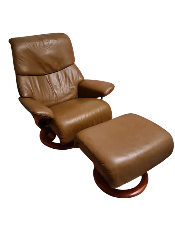 Image 1 of Stressless Dream 2X (L) Recliner Leather Recliner