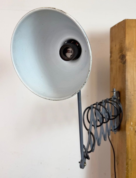 Image 1 of Zwarte industriële Sovjet-wandlamp in schaarvorm, jaren 60