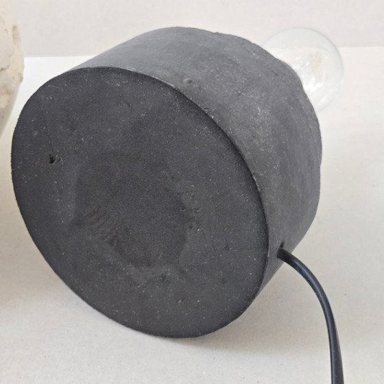 Image 1 of Vintage tafellamp uit de jaren 70 in de stijl van een ruimteschip met UFO's en planeten, gemaakt van gips en glas.