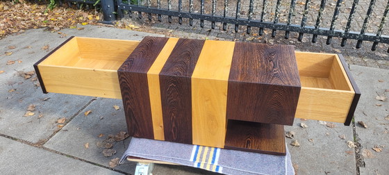 Image 1 of Tavolino da caffè di design con cassetti, fatto a mano