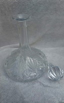 4 caraffe in cristallo, inclusa una caraffa da nave.
