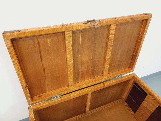 Image 1 of Baule vintage in legno, rattan, paglia e ottone