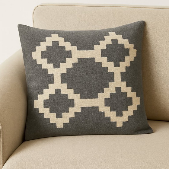 Image 1 of Funda de cojín de lana egipcia hecha a mano “Senon” – 40×40 cm – Gris y crema – Con cremallera – No incluye cojín interior