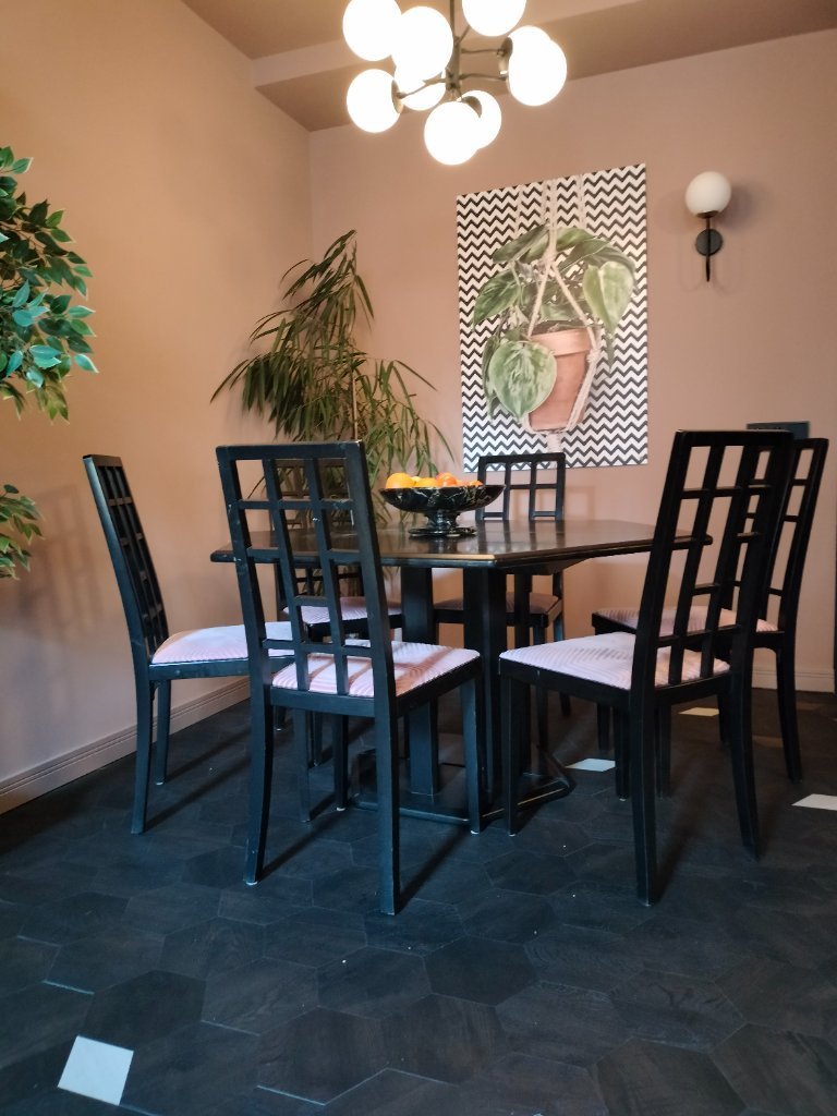 Thonet postmoderne eetkamerset jaren 80 – hexagon tafel + 6 model 87 stoelen