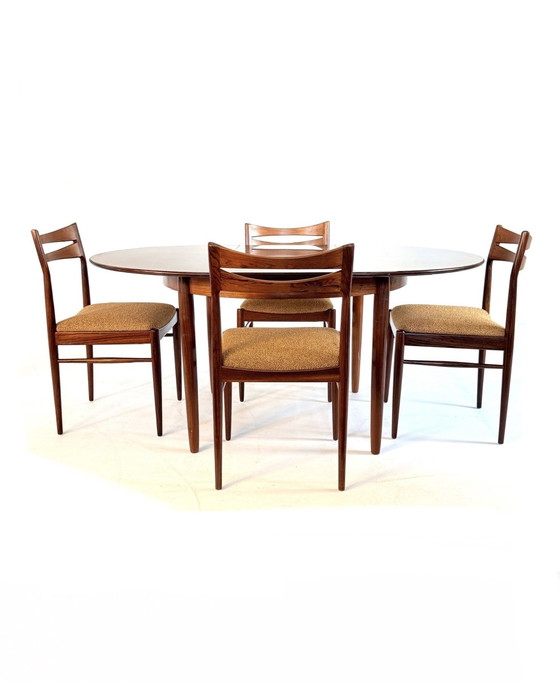 Image 1 of Vintage Rosewood extendable dining table '60