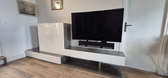 Image 1 of Roche Bobois TV-Möbel, weiß und champagnerfarben lackiert