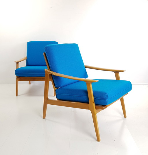 Fauteuils vintage en bois tissu bleu charrue | laine bleu cobalt