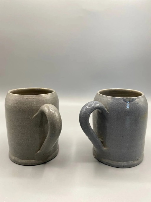 2 boccali da birra in gres smaltato al sale di Betschdorf, modello Remmy Fils, grigi e grigio-blu – servies (photo 2 of 4)