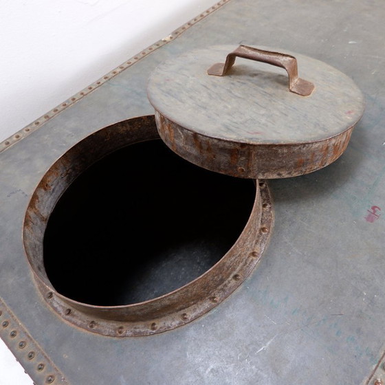 Image 1 of Old galvanized and riveted copper tank - Industrial coffee table