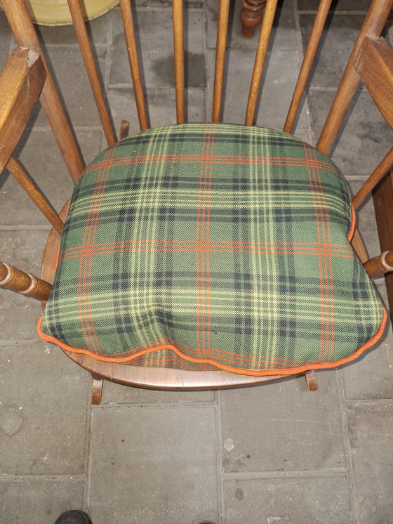 Image 1 of Vintage houten schommelstoel met kussen