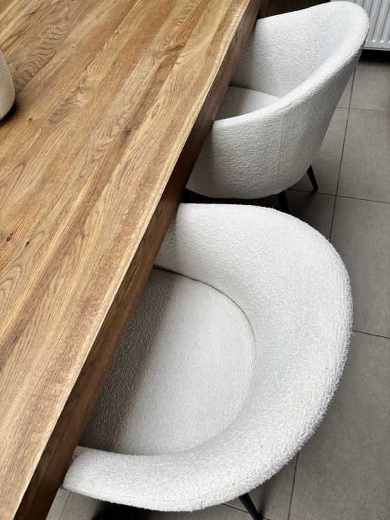 Image 1 of Tavolo da pranzo solido per 4-6 persone