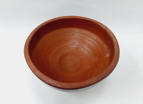 Image 1 of Cuenco redondo rústico de terracota esmaltada marrón