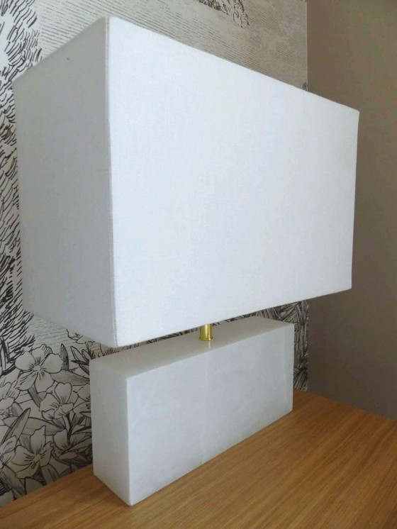 Image 1 of Paar rechteckige Designer-Tischleuchten von CB2 in Naturweiß, Alabaster und Leinen