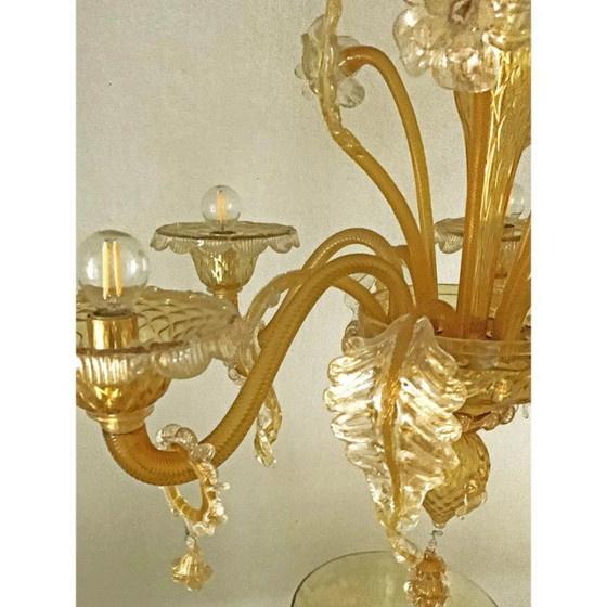 Image 1 of Venezianischer Kronleuchter im Murano-Stil aus transparentem und bernsteinfarbenem Glas mit Blumen und Blättern
