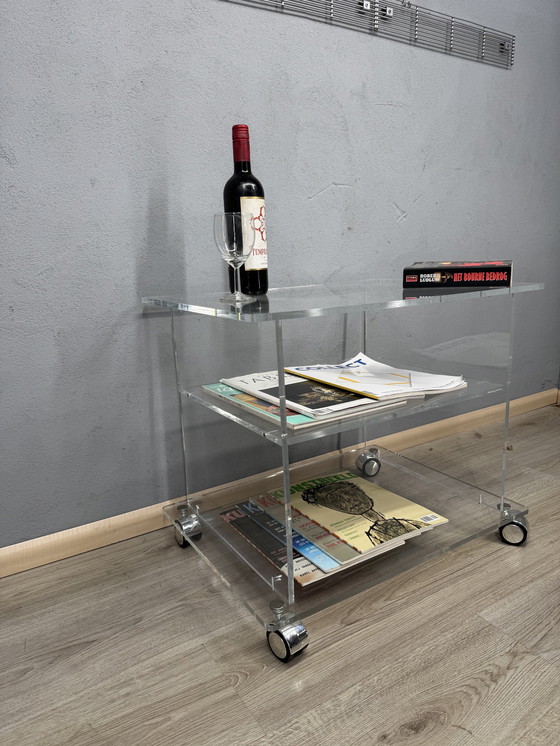 Image 1 of Tavolino laterale in acrilico del 1980