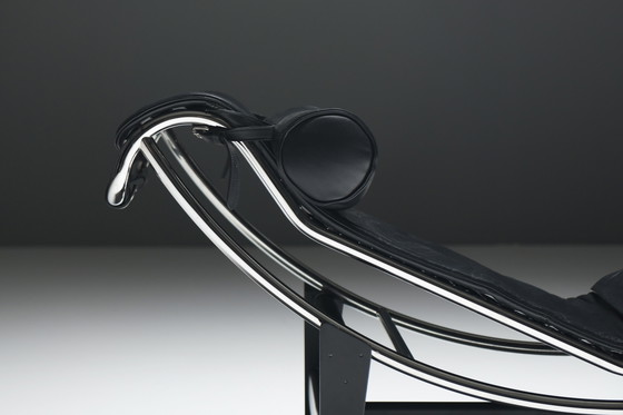 Image 1 of LC4 Black Leather Lounge Chair by Le Corbusier, Jeanneret, Perriand for Cassina