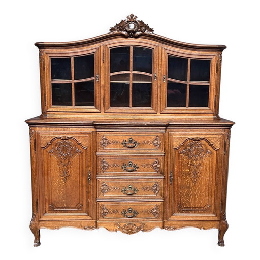 Buffetkast in Lodewijk XV-stijl, van massief eikenhout. – buffetkasten