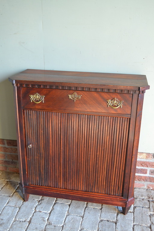 Buffet ancien en acajou avec porte tambour