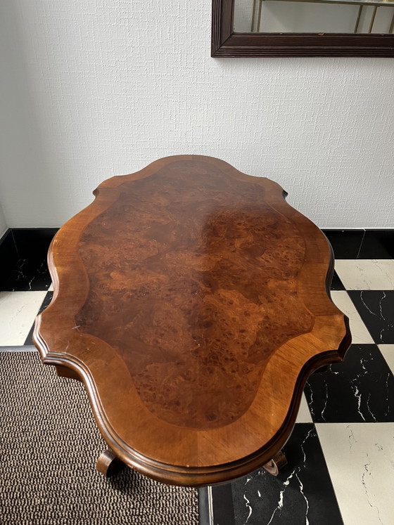Exclusieve vintage wortelnoten salontafel (Burl Walnut) – Gestoken poot | 116 × 68 cm – Wood (photo 4 of 12)