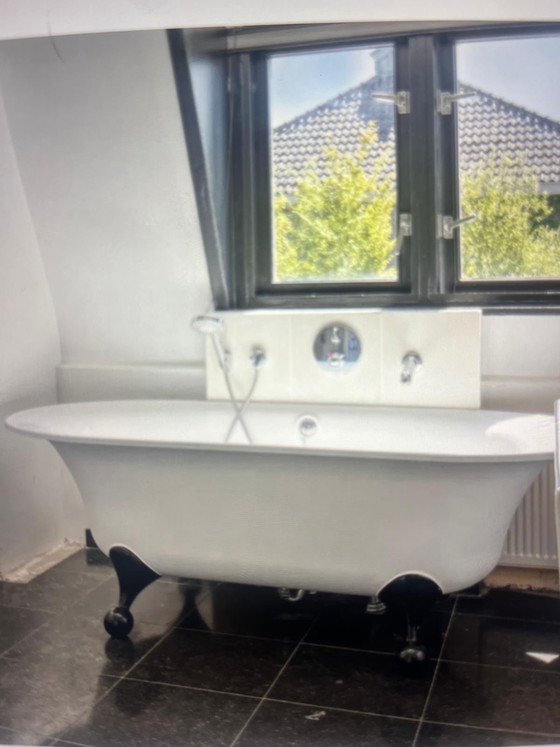 Image 1 of Baignoire (salle de bain), probablement Villeroy & Boch