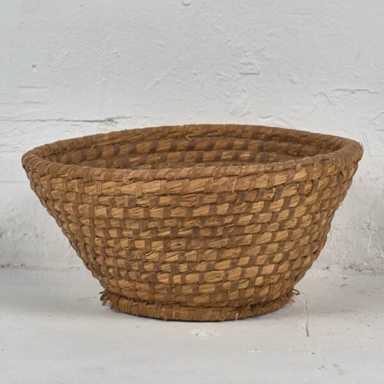 Decorative antique wicker basket (c.1930) #2 – Decorative Objects (photo 5 of 9)