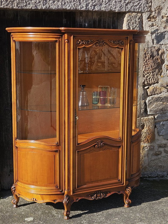 Image 1 of Franse vintage glazen vitrinekast - Kersenhouten vitrine - Louis XV-stijl - jaren 70