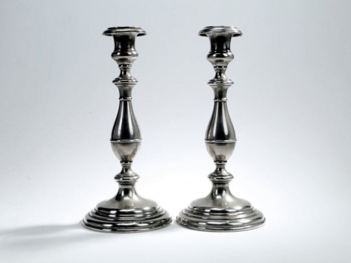 Verguld messing kandelaars van Henniger, 19e eeuw, set van 2 – kandelaars en kaarsen, Metal, Brass