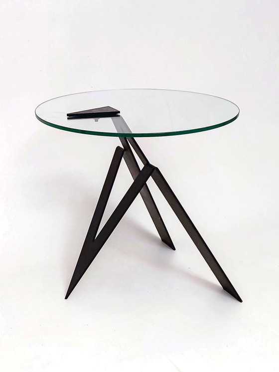 Image 1 of table d'appoint post modern design