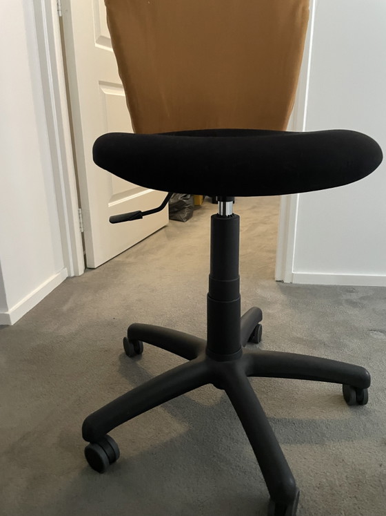 Office Chair I – Plastic, Textile (photo 3 of 5)