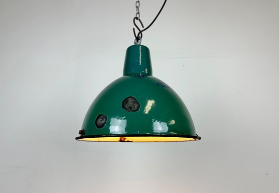 Image 1 of Industrielle grüne Emaille-Fabriklampe, 1960er Jahre