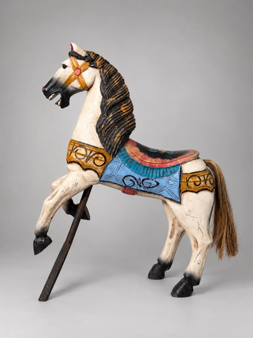 Caballo de Carrusel de Madera Vintage Pintado a Mano sobre Soporte Metálico