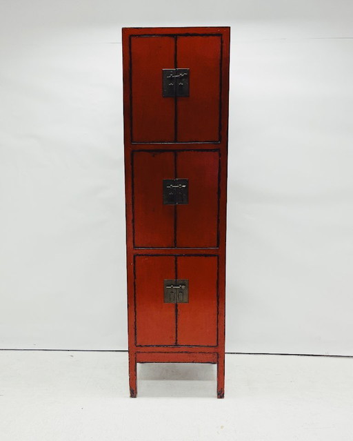 Mobiletto cinese rosso a tre ante