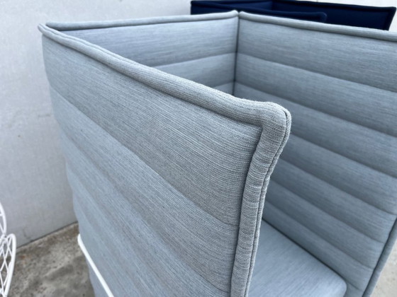 Image 1 of Poltrona acustica Vitra Alcove