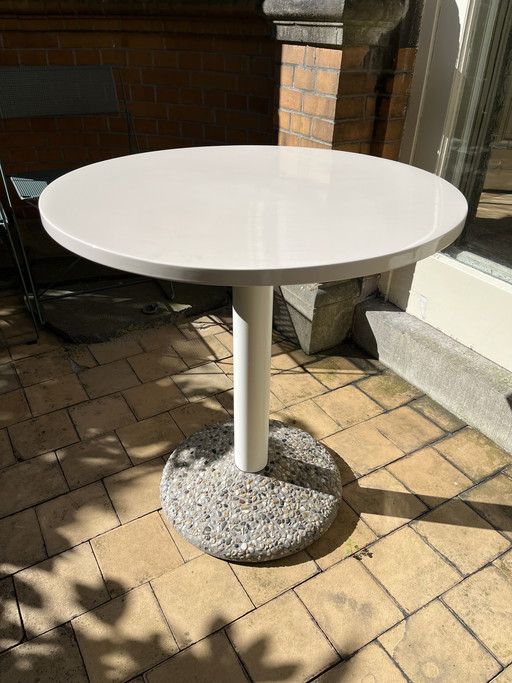 2x HAY keramische tafels in warm wit