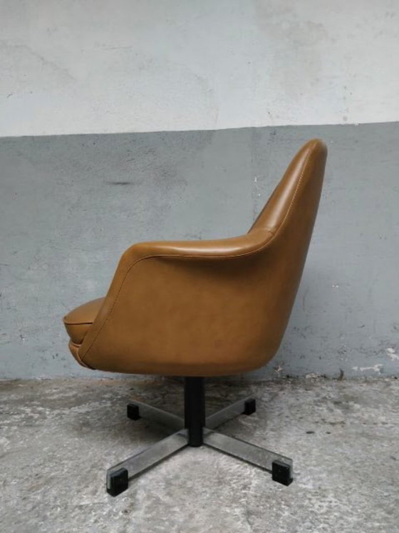 Mid-Century Swivel Chairs – Draaistoelen, Plastic (photo 36 of 39)