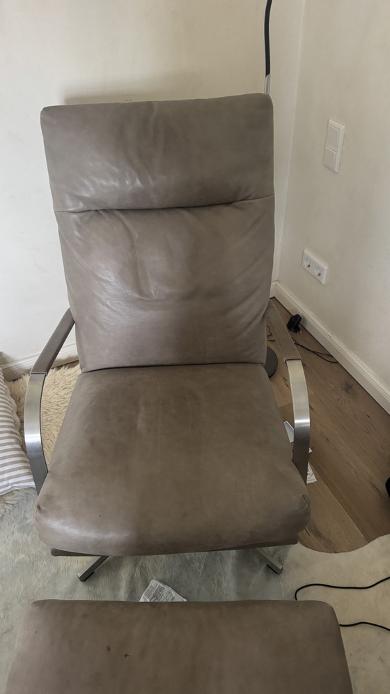 Sillón reclinable Signet Gin de alta calidad con otomana – Sillones reclinables, Leather (photo 5 of 5)