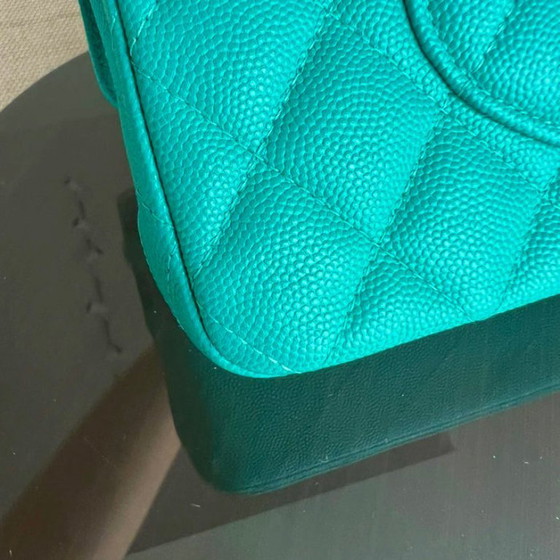 Image 1 of Chanel Classic Flap Medium - Caviar 25CM Gewatteerd Cyaanblauw Goudkleurige Hardware Serie 23