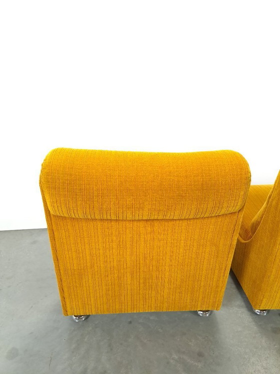 Image 1 of Divano componibile, poltrone giallo caldo