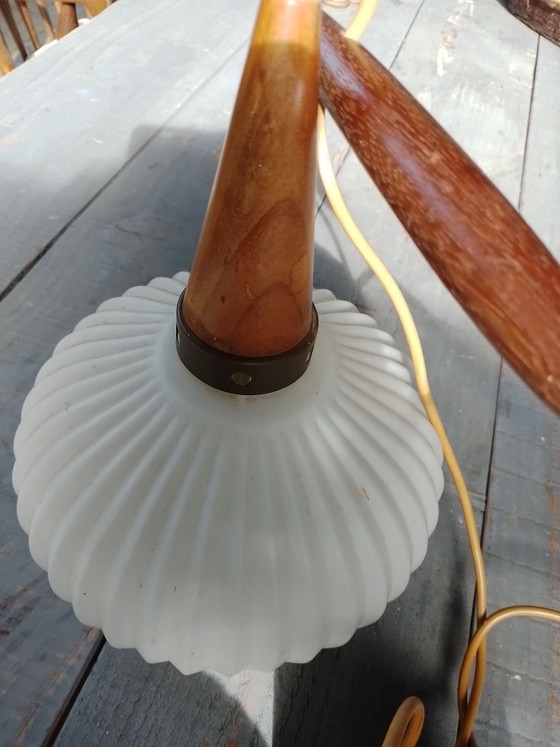 Milk glass pendant lamp 1950s – Wood (photo 5 of 9)