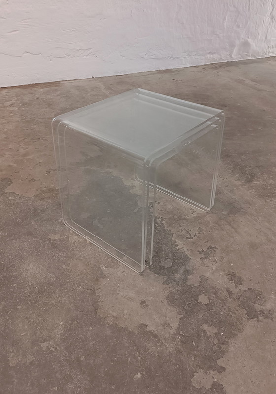 Image 1 of Ensemble de 3 tables gigognes vintage en plexiglas