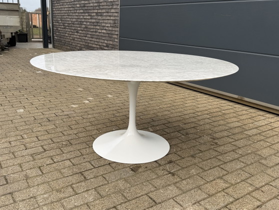 Image 1 of Original round Knoll Tulip dining table (152cm) Carrara marble NEW CONDITION!!