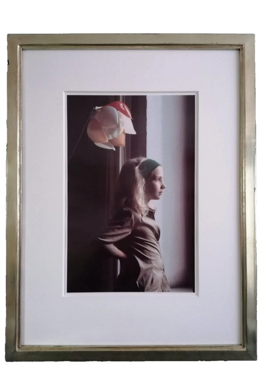 Photograph by Thomas Grünfeld, portrait "Woman in profile" with frame – fotografie, Paper