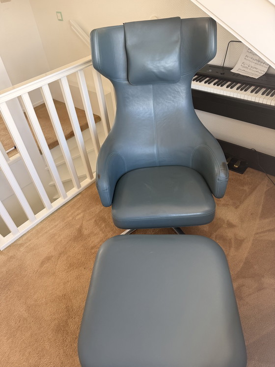 Image 1 of Vitra Grand Repos met ottoman